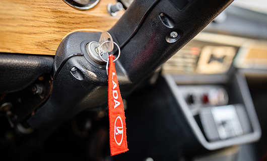 Sleutel in het contact van de Lada