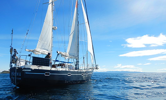 De Karma, de zeilboot waarmee Werner een wereldreis maakt
